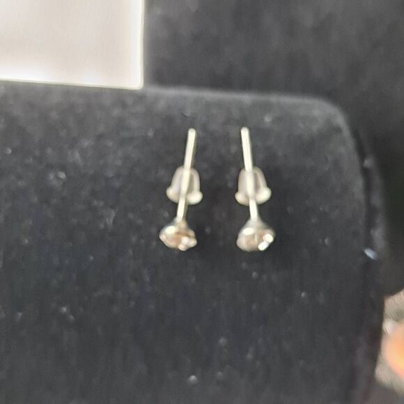 Cameo Necklace and Earring Set - Picture 3 of 8